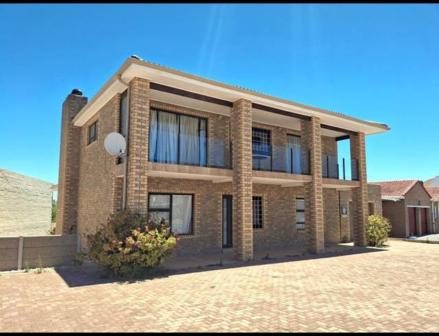 4 BEDROOM HOUSE FOR SALE IN BRITANNIA BAY